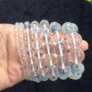 Vòng đá phong thủy thạch anh trắng