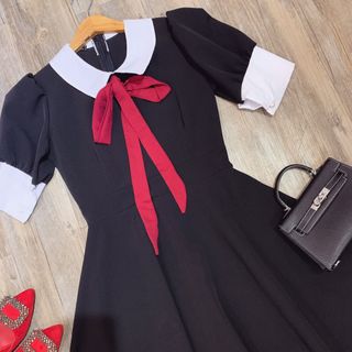 đầm xoè phối cổ trắng