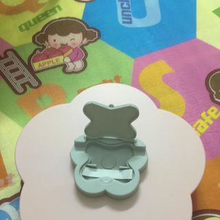 Khay đựng mứt xoay 5 cánh có giá để điện thoại Khay đựng mứt thông minh