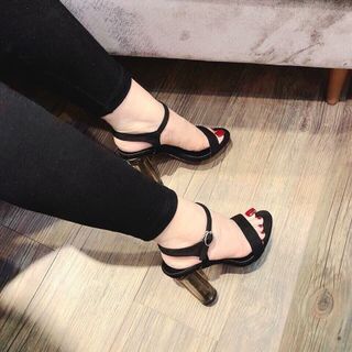 giày sandal gót trụ