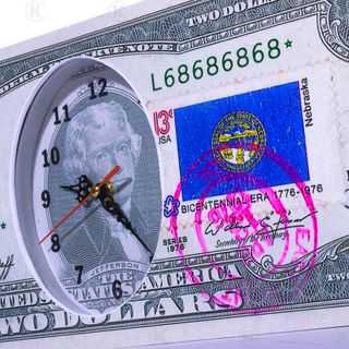 ĐỒNG HỒ TREO TƯỜNG 2 USD MAY MẮN giá sỉ
