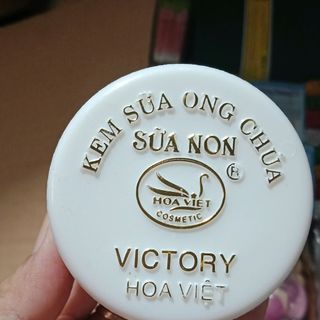 kem sữa ong chúa và sữa non