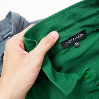 Áo thun nam chữ thêu solo