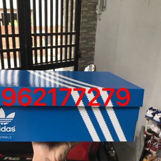 Hộp giầy adidas