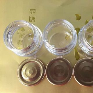 hủ thủy tinh đựng yến 70ml nắp xiết màu vàng đồng