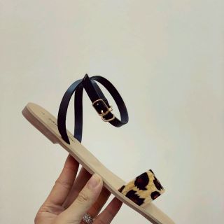 Sandal đế bệt hậu cài cổ chân