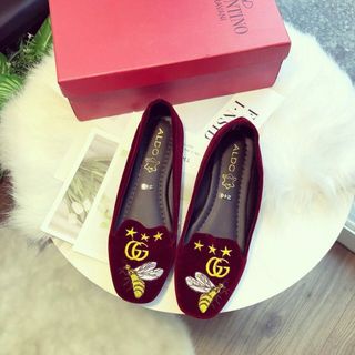 giày mọi thêu