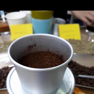 Cà phê phin nguyên chất gu đậm đắng B2 - Golden Coffee House dạng hạt hoặc bột tuỳ khách hàng lựa chọn Thơm nồng nàn mùi hương cà phê nguyên chất vị đắng đậm hậu vị ngọt