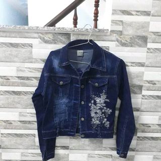 áo khoác jean nữ hình thật