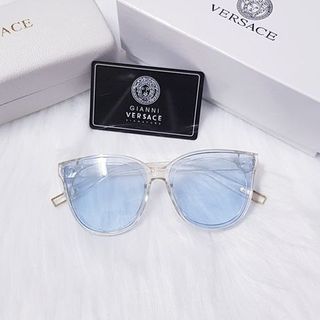 Kính Huyền Thoại Biển Xanh