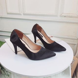 giày cao gót lụa