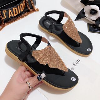 giày sandal đá
