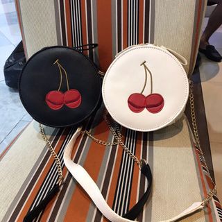 túi mắt cuoi cherry