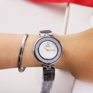 Ckk lắc mặ đá chạy