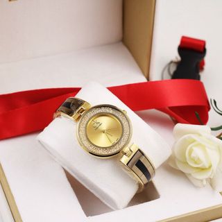 Ckk lắc mặ đá chạy