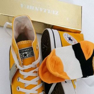 Giày sneaker CV cao cổ nữ