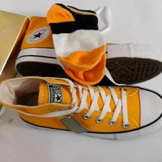 Giày sneaker CV cao cổ nữ