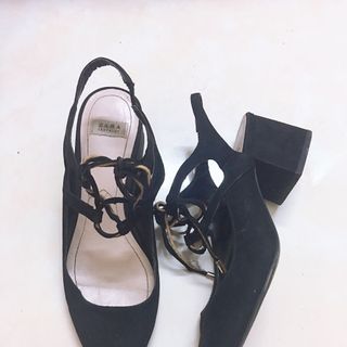 Giày sỉ lẫn lộn