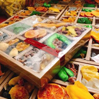 Bán sỉ số lượng lớn hộp mứt Thái hoa quả đủ vị
