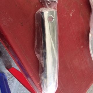 ố hõm cửa và tay nắm xe oto