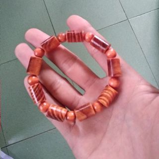 vòng tay phong thuỷ gỗ huyết long kiểu trúc 10ly
