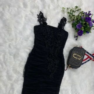 ĐẦM ÔM BODY THIẾT KẾ ĐÍNH REN 3D - SD031