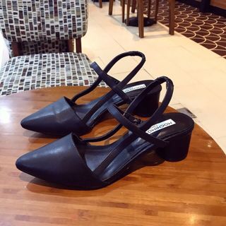 giày sandal cao gót bít mui