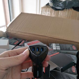 củ sạc xe hoie 3 cỏng remax