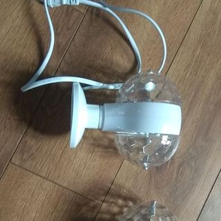 Đèn Quả Cầu Xoay Có Chân Và Dây Nguồn