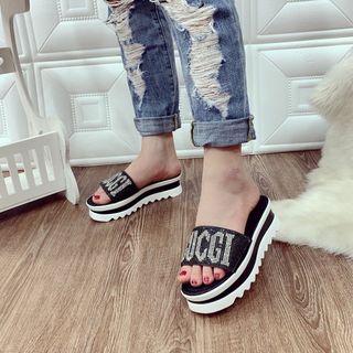 dép xuồng quai ngang