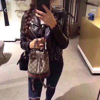 túi rút đeo chéo sang chảnh