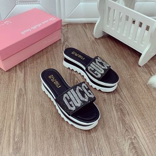 dép xuồng quai ngang