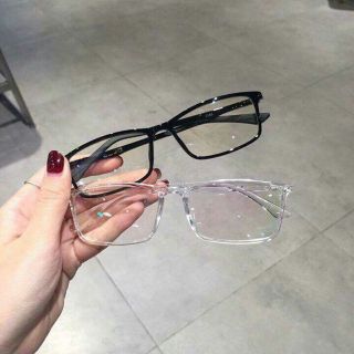 Mắt kính giả cận