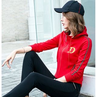 Đồ bộ thể thao nữ thêu chữ D TT288