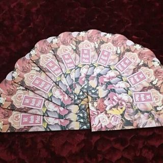 bao lì xì truyền thống va bao lì xì hiện đại