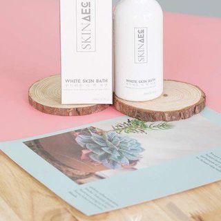 SỮA TẮM TRẮNG HÀNG NGÀY SKIN AEC WHITE SKIN BATH