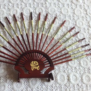 Đũa trang trí bàn thờ gia tiên gỗ hương 100