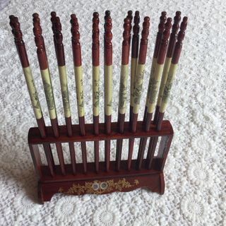 Đũa trang trí bàn thờ gia tiên gỗ hương 100