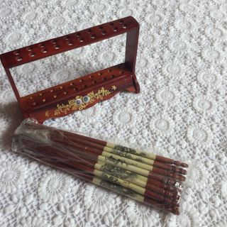 Đũa trang trí bàn thờ gia tiên gỗ hương 100