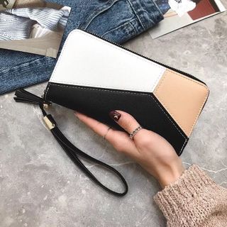 ví cầm tay