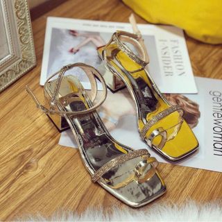 giày sandal