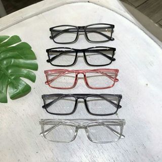 Mắt kính giả cận