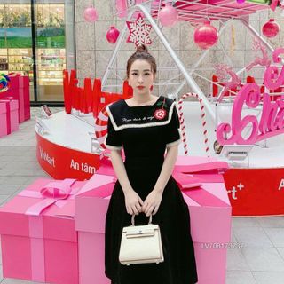 đầm thêu hoa đỏ