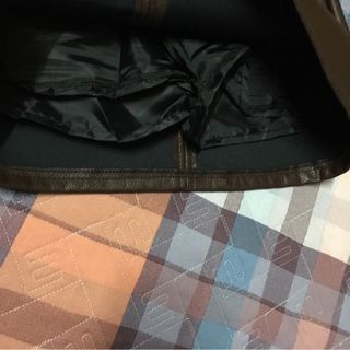Chân váy da size L có quần bên trong