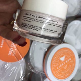 kem dưỡng trắng da Dr Jart V7