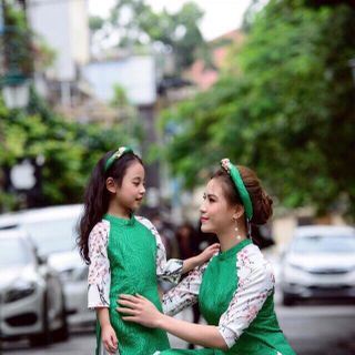 Áo dài cách tân gấm cho bé từ 20-35kg