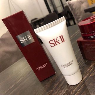 kem nền CC dưỡng trắng da SKII