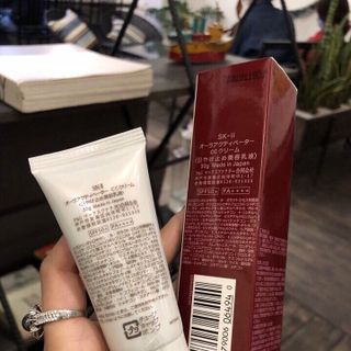 kem nền CC dưỡng trắng da SKII