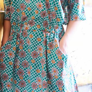 Đầm caro hoa xanh