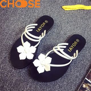 MẪU MỚIDép Lê Nữ Xỏ Ngón Xăng Đan Trang Trí Bông Hoa Cách Điệu Xinh Xắn Phong Cách Hot Girl Sành Điệu 1605